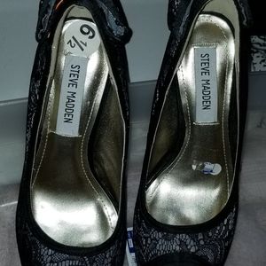 Laser black & gray heels